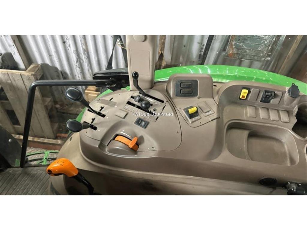 John Deere 5058E Traktory