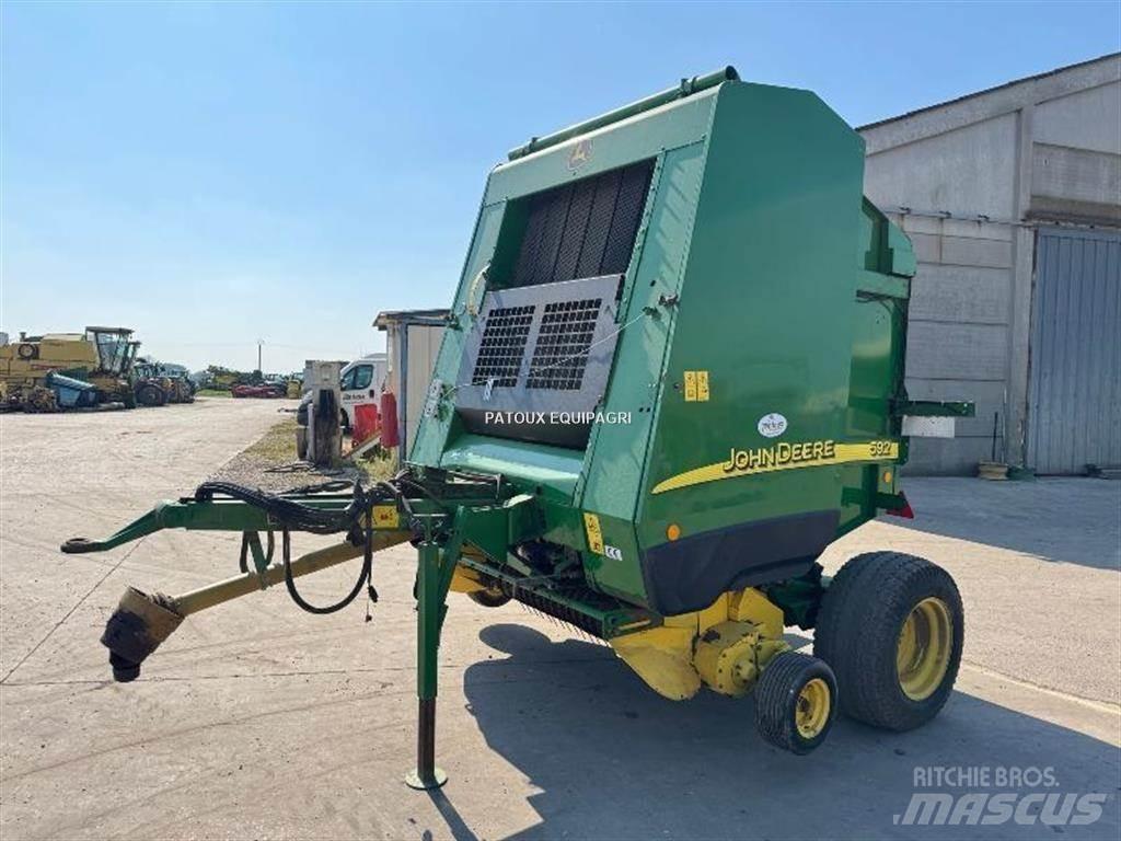 John Deere 592 Lis na válcové balíky