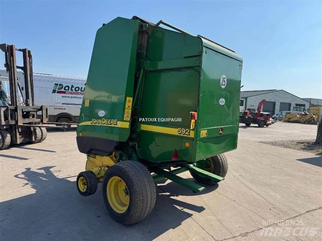 John Deere 592 Lis na válcové balíky
