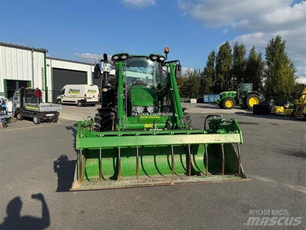 John Deere 6120M Traktory