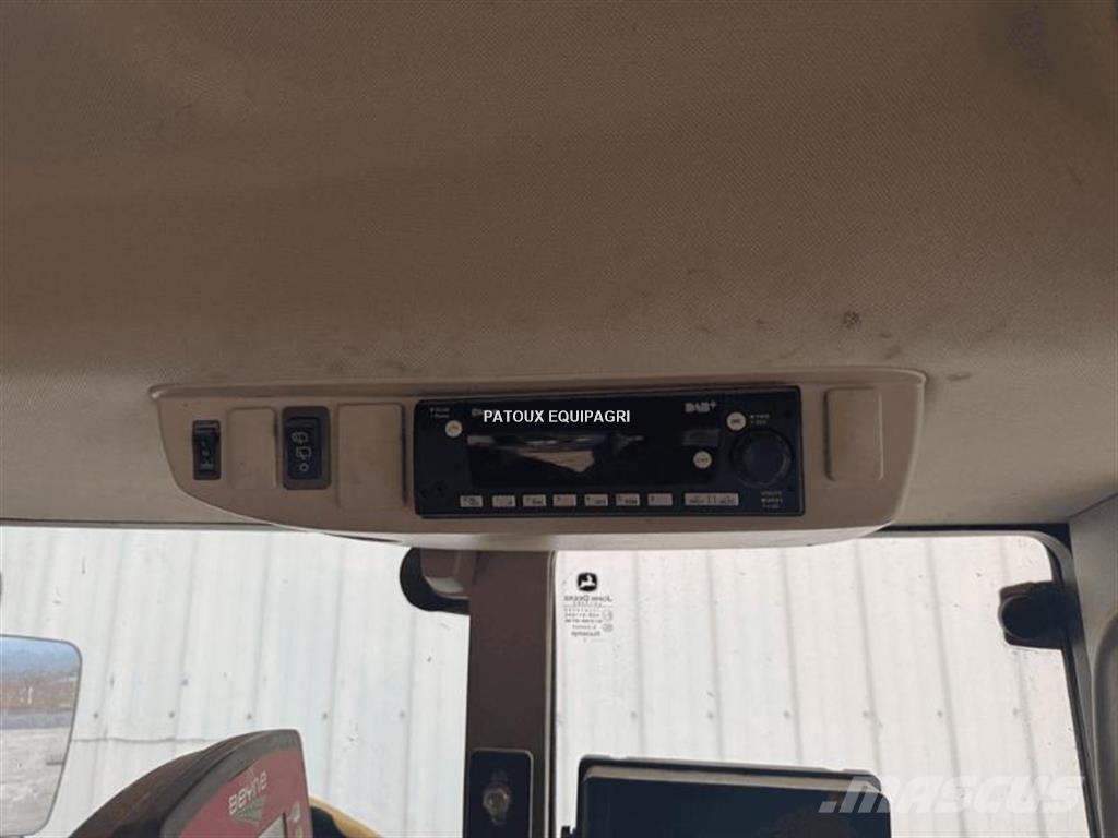 John Deere 6145M Traktory