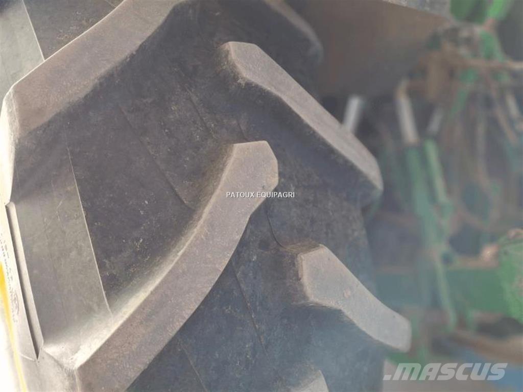 John Deere 6155M Traktory