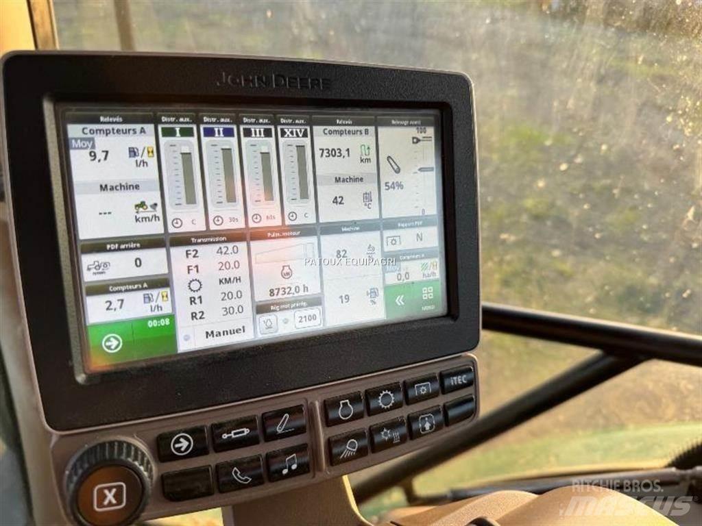 John Deere 6155R Traktory