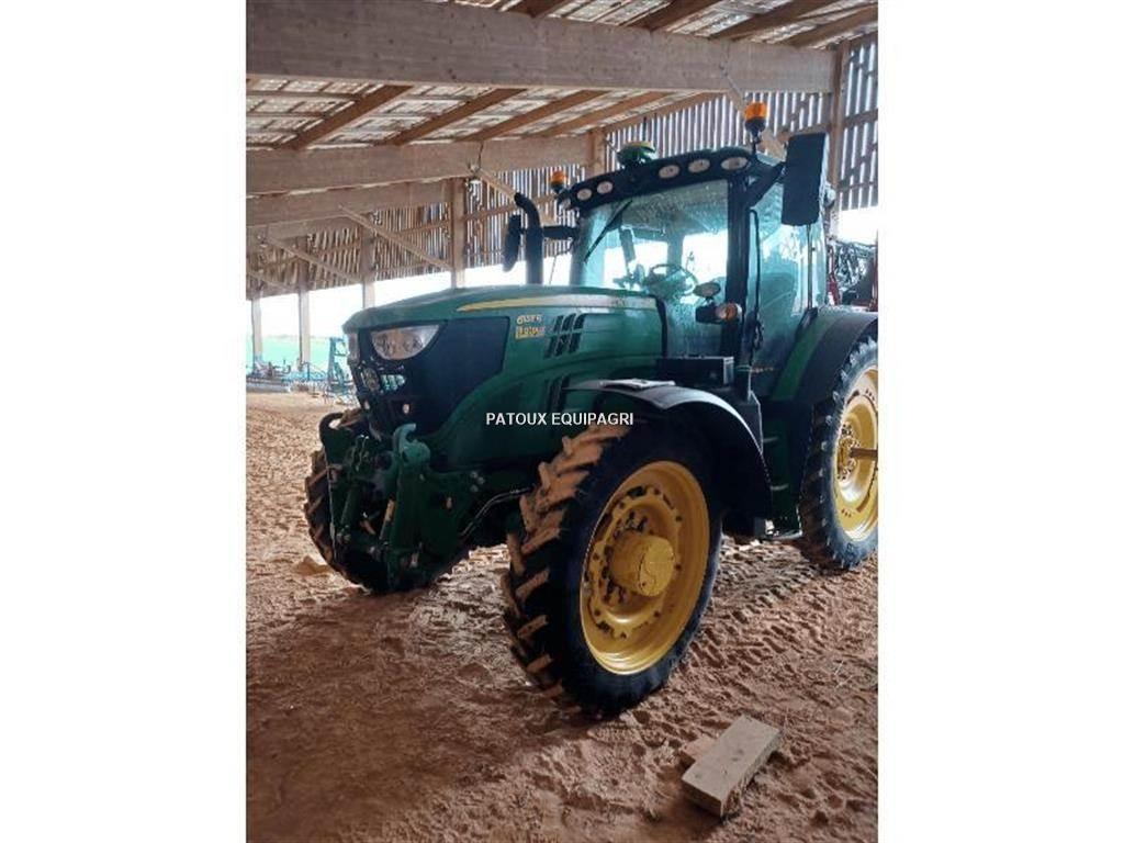 John Deere 6155R Traktory