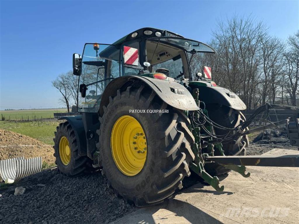 John Deere 6175R Traktory