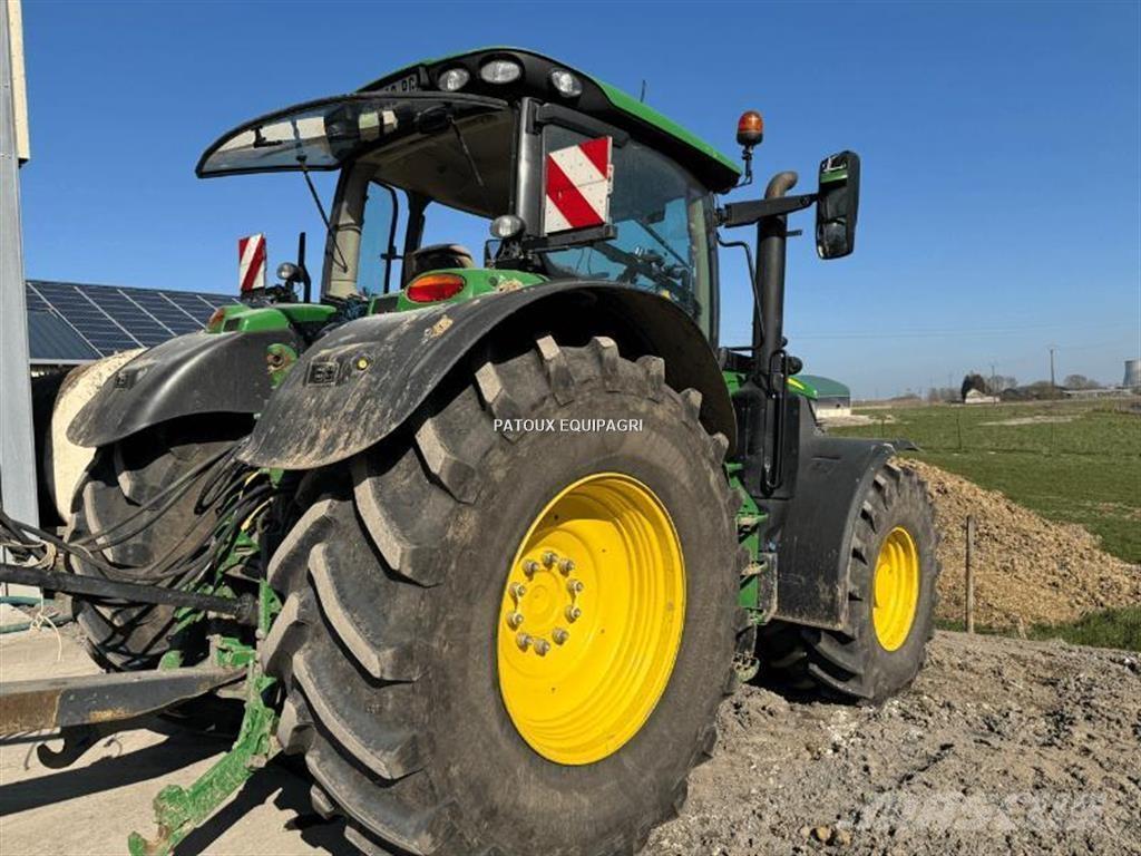 John Deere 6175R Traktory