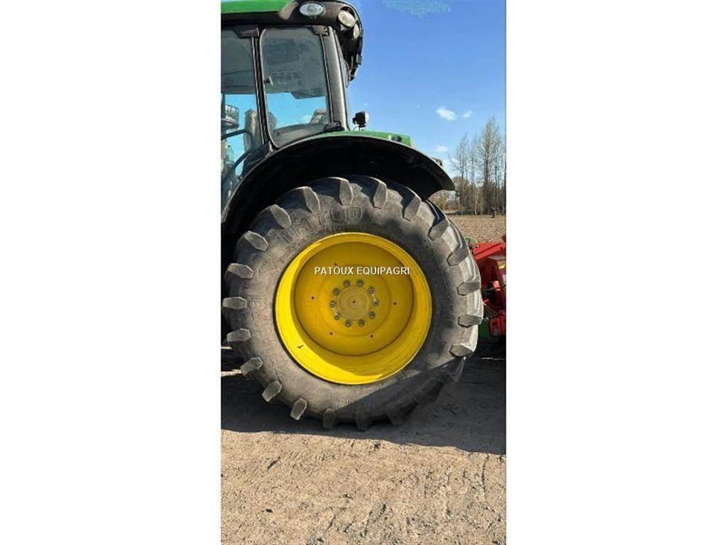 John Deere 6195R Traktory
