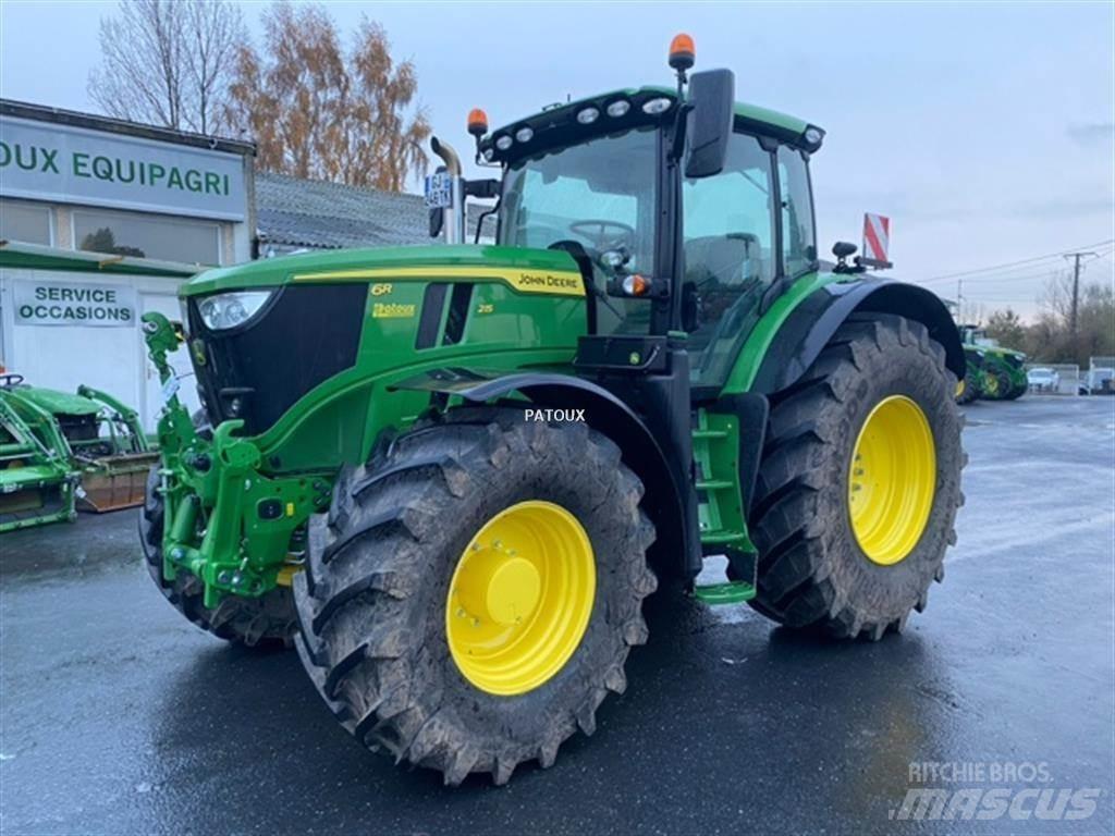 John Deere 6R215 Traktory