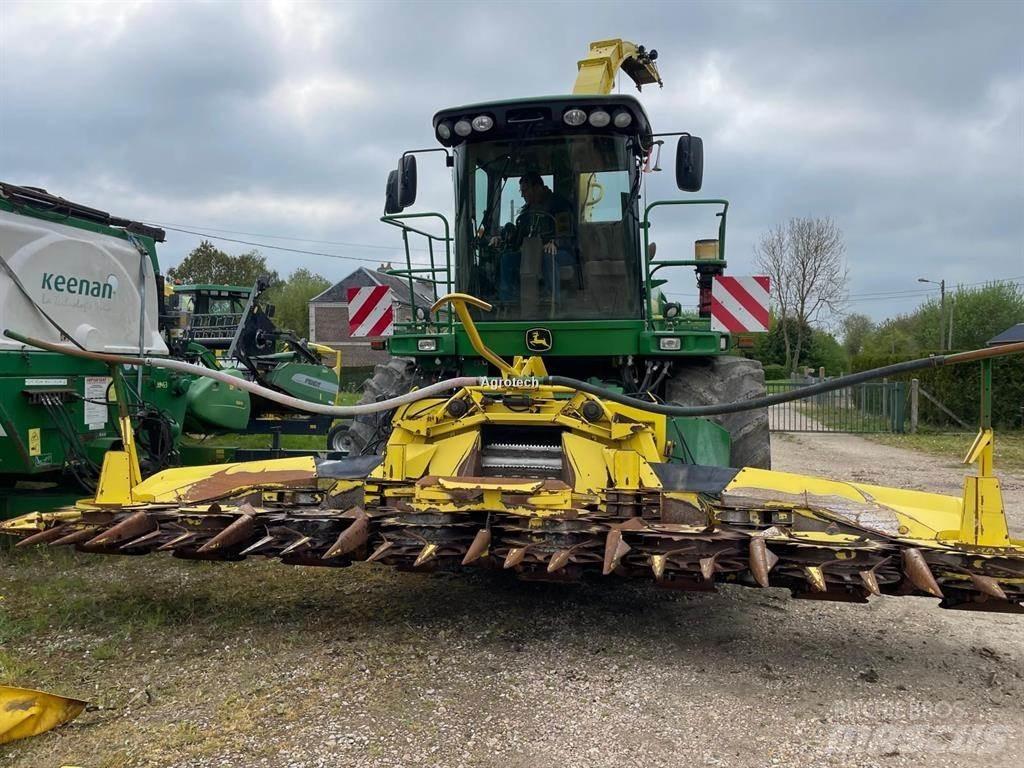 John Deere 7450 Sklízecí řezačka