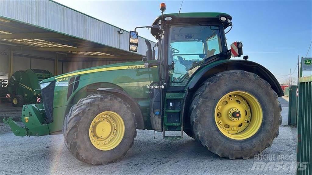 John Deere 8295R Traktory