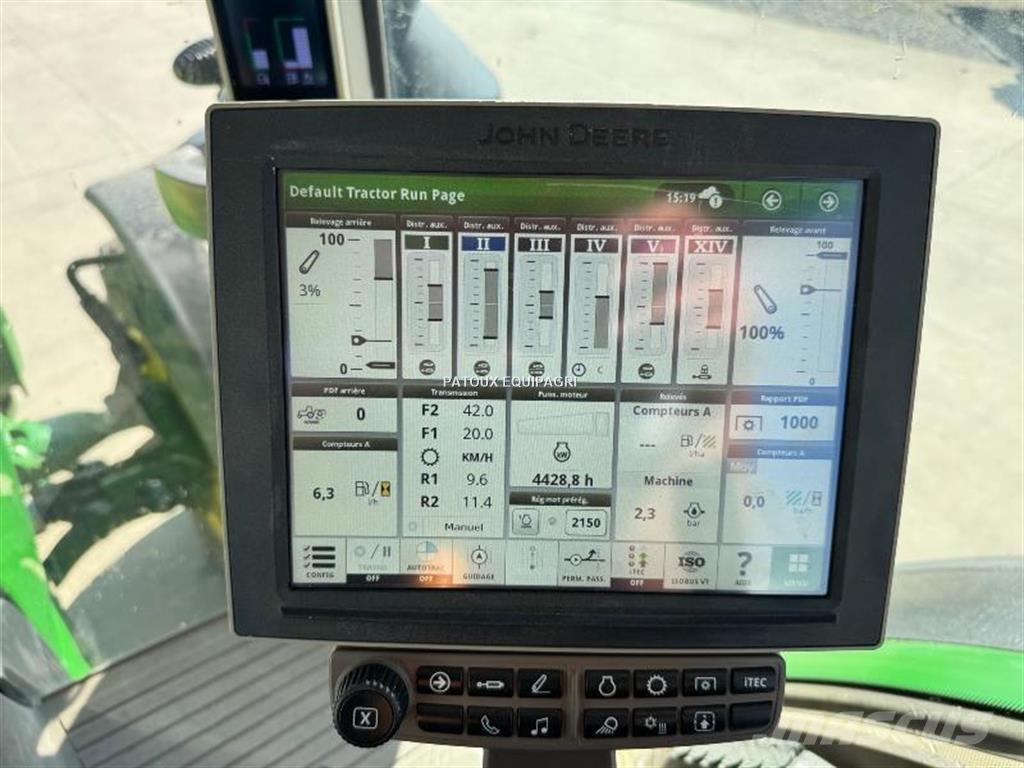 John Deere 8370R Traktory