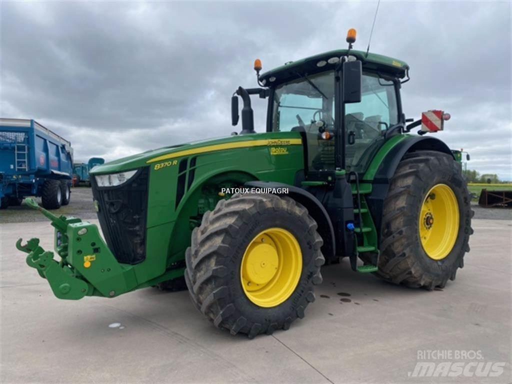 John Deere 8370R Traktory
