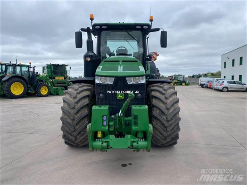 John Deere 8370R Traktory