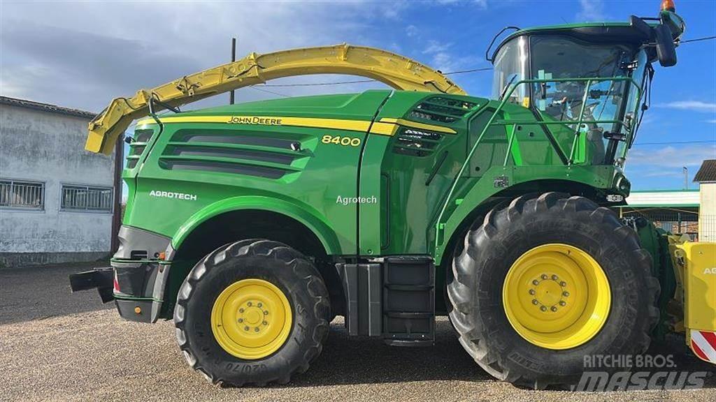 John Deere 8400 Sklízecí řezačka