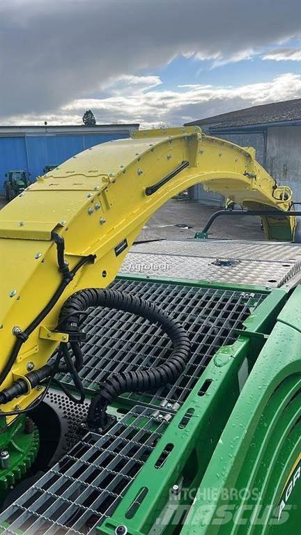 John Deere 8400 Sklízecí řezačka