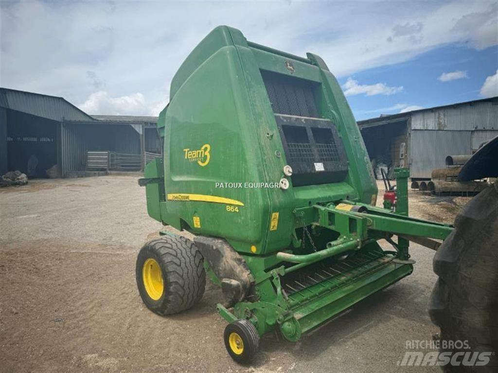 John Deere 864 Lis na válcové balíky