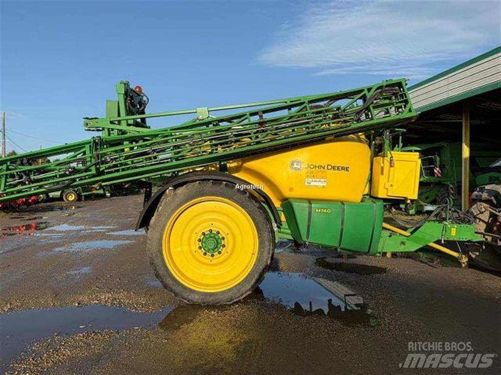John Deere M740 Tažené postřikovače