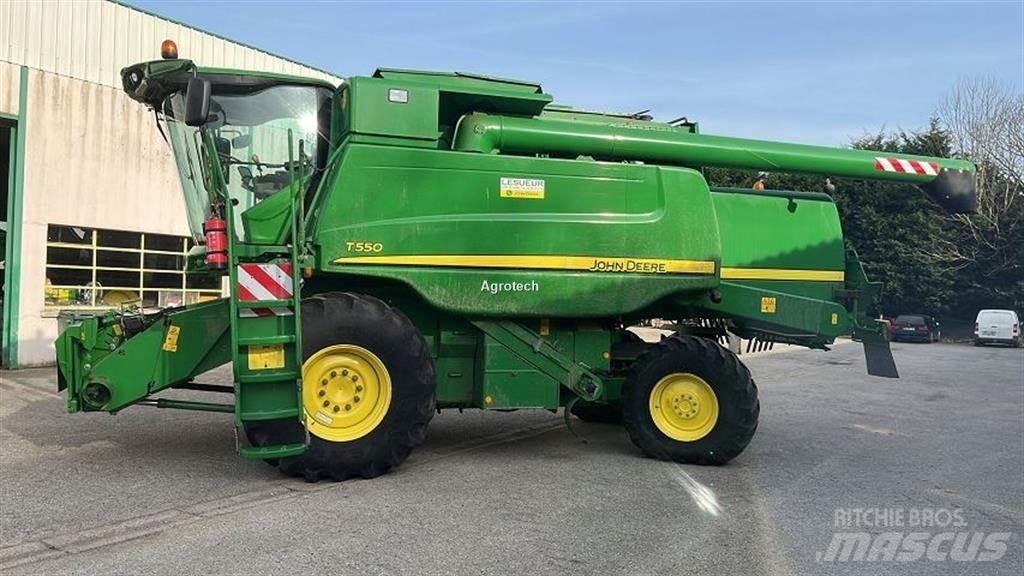 John Deere T 550 Sklízecí mlátičky