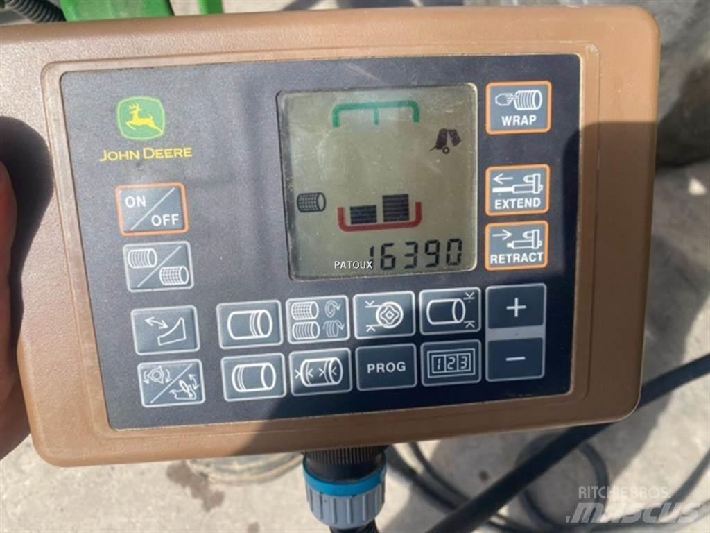 John Deere V461M Lis na válcové balíky