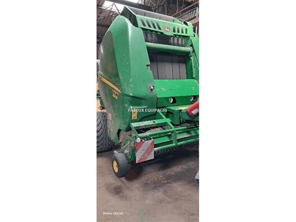 John Deere V461M Lis na válcové balíky