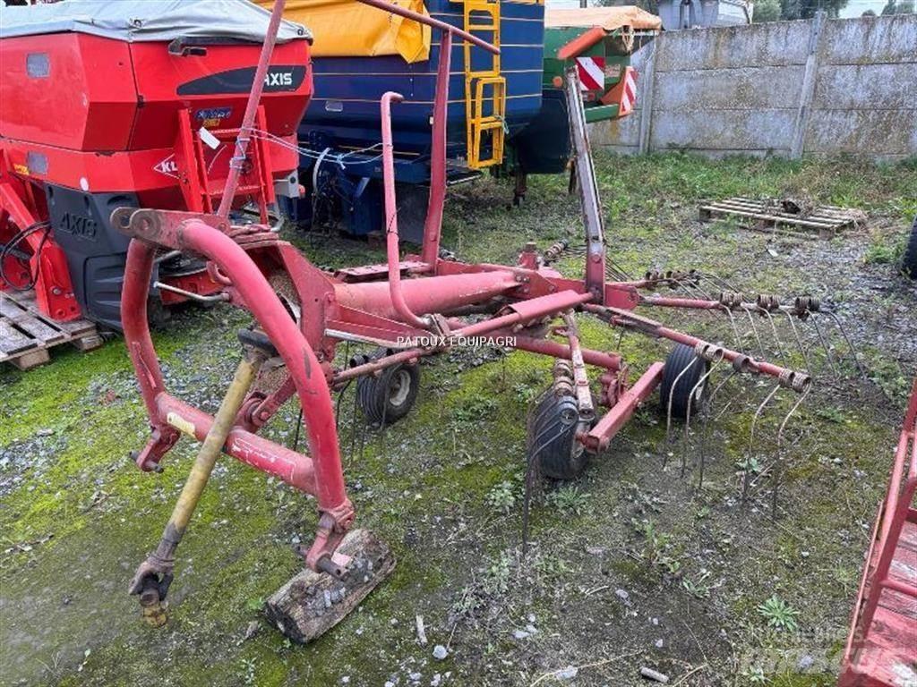 Kuhn GA300 Obraceče a shrabovače sena