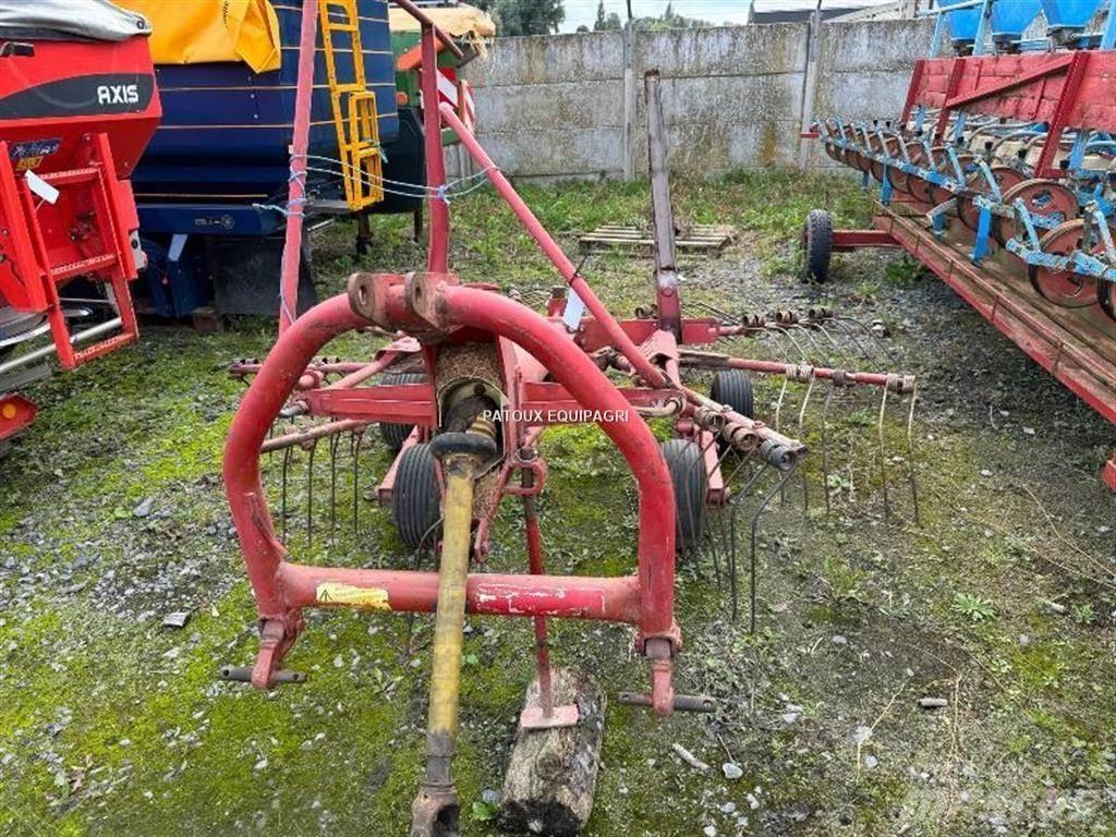 Kuhn GA300 Obraceče a shrabovače sena