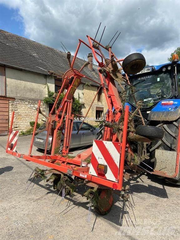 Kuhn GF6502 Obraceče a shrabovače sena