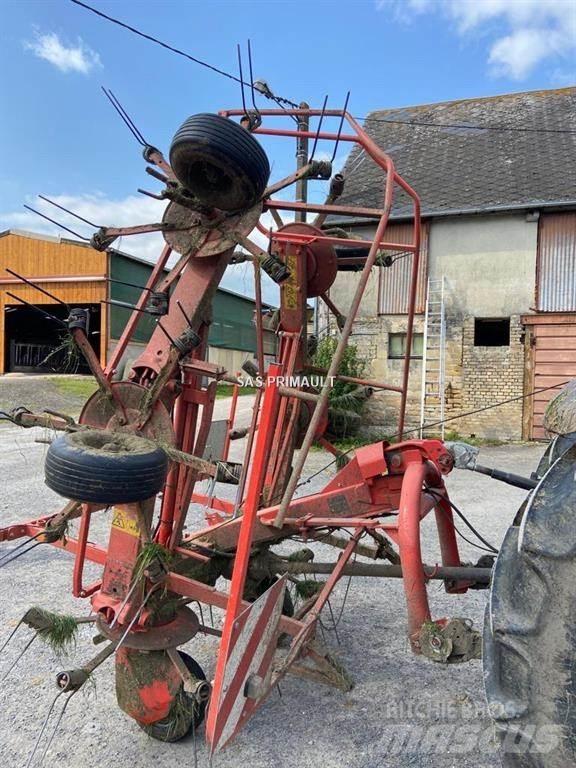Kuhn GF6502 Obraceče a shrabovače sena