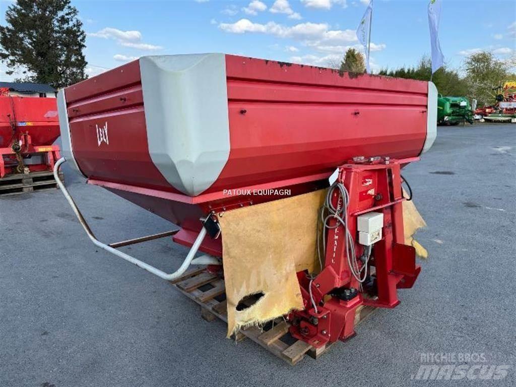 Lely CENTERLINER Rozmetadlo minerálních hnojiv