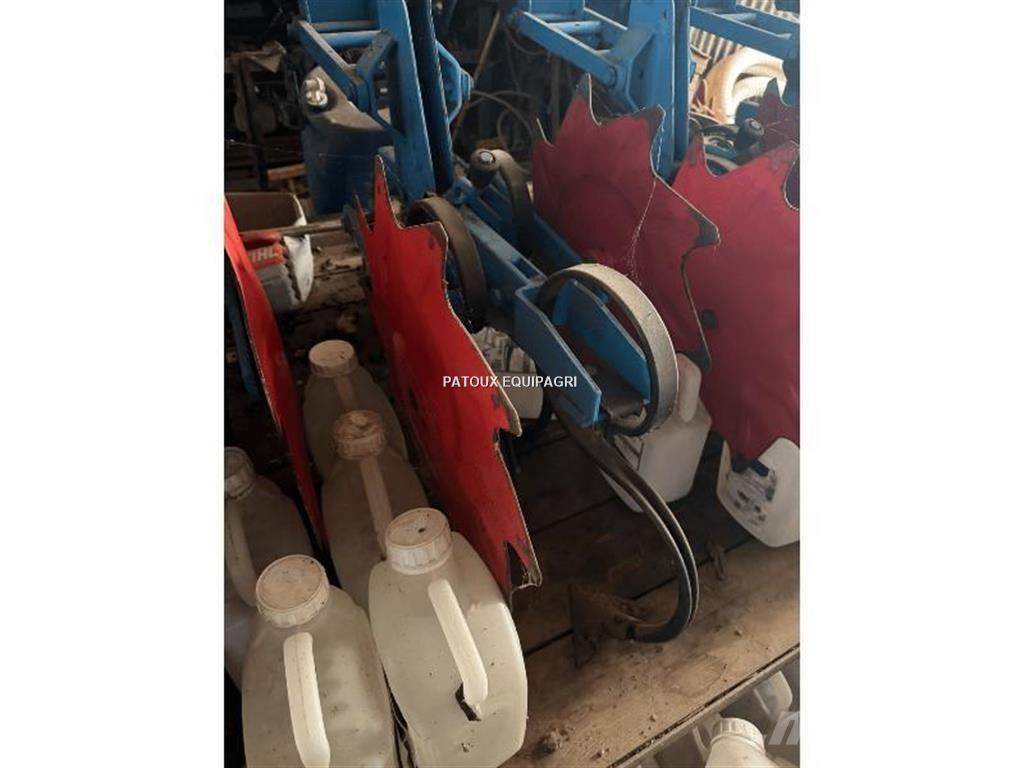 Monosem CROP 12R Řádkové kultivátory