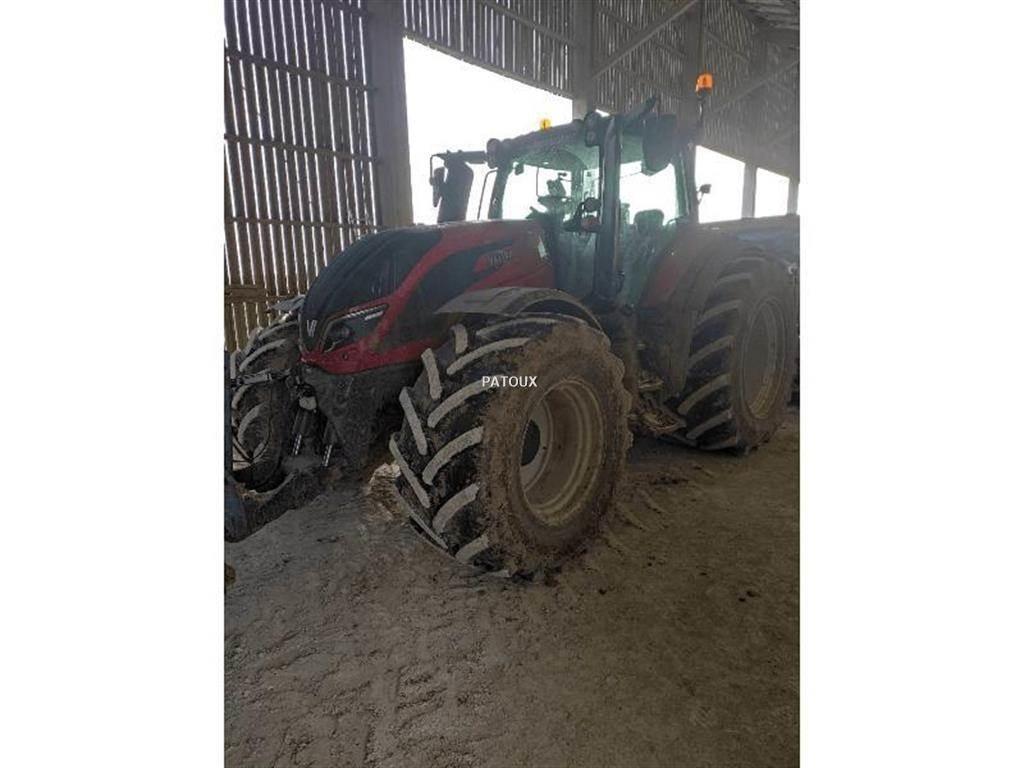 Valtra T214 DIRECT Traktory