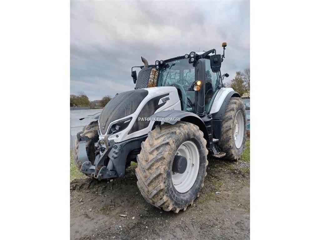 Valtra T214 DIRECT Traktory