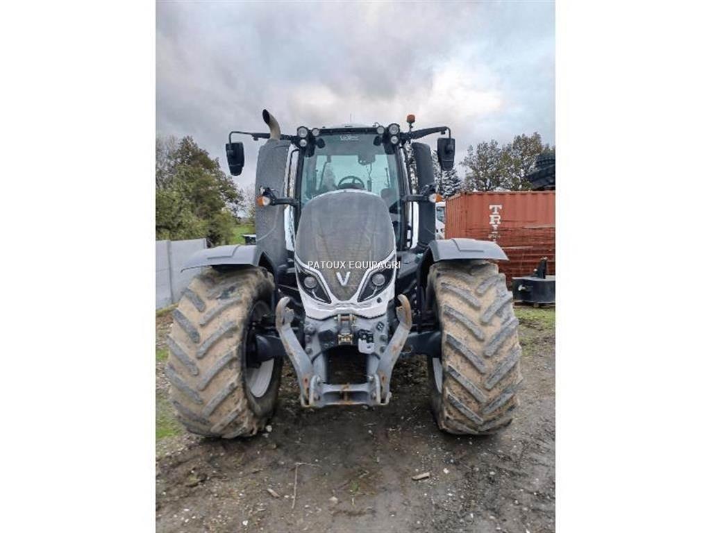 Valtra T214 DIRECT Traktory