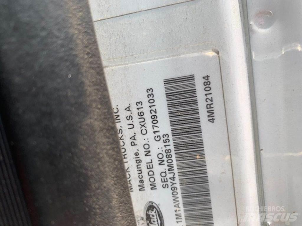 Mack CXU613 Tahače