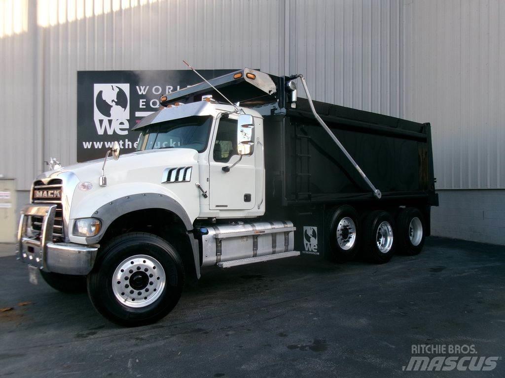 Mack GR64F Sklápěče