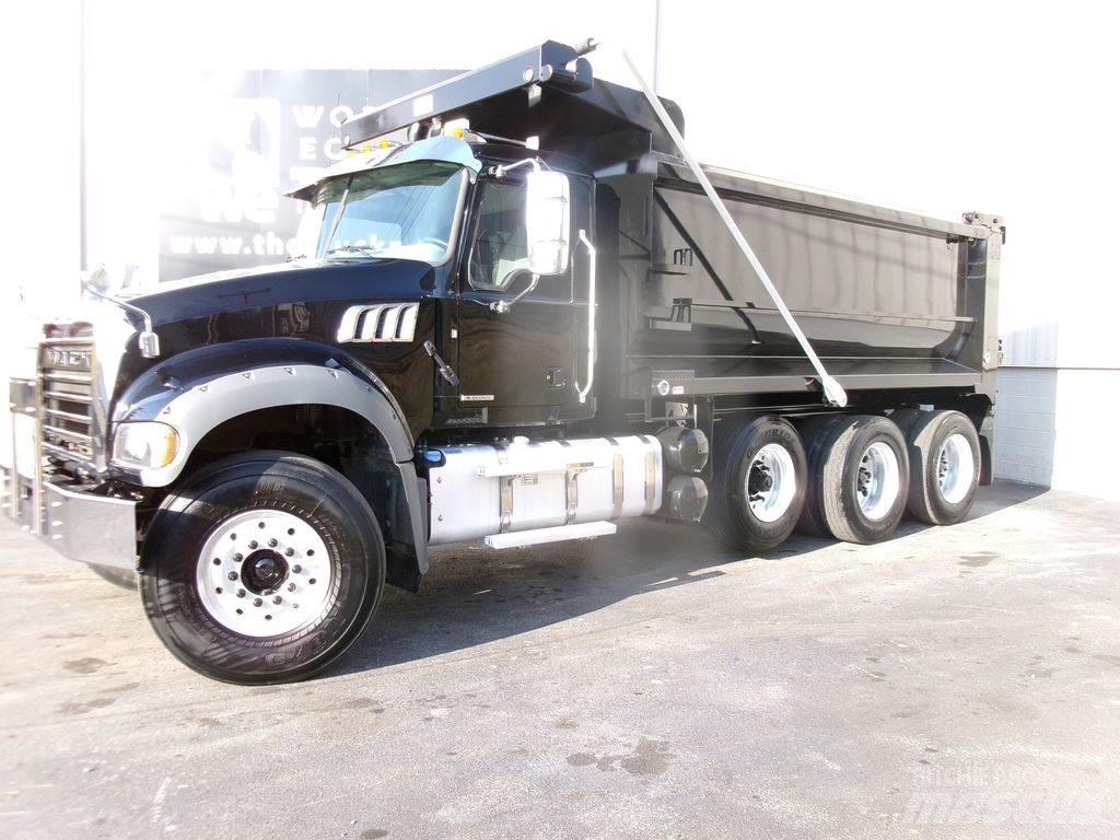 Mack GR64F Sklápěče