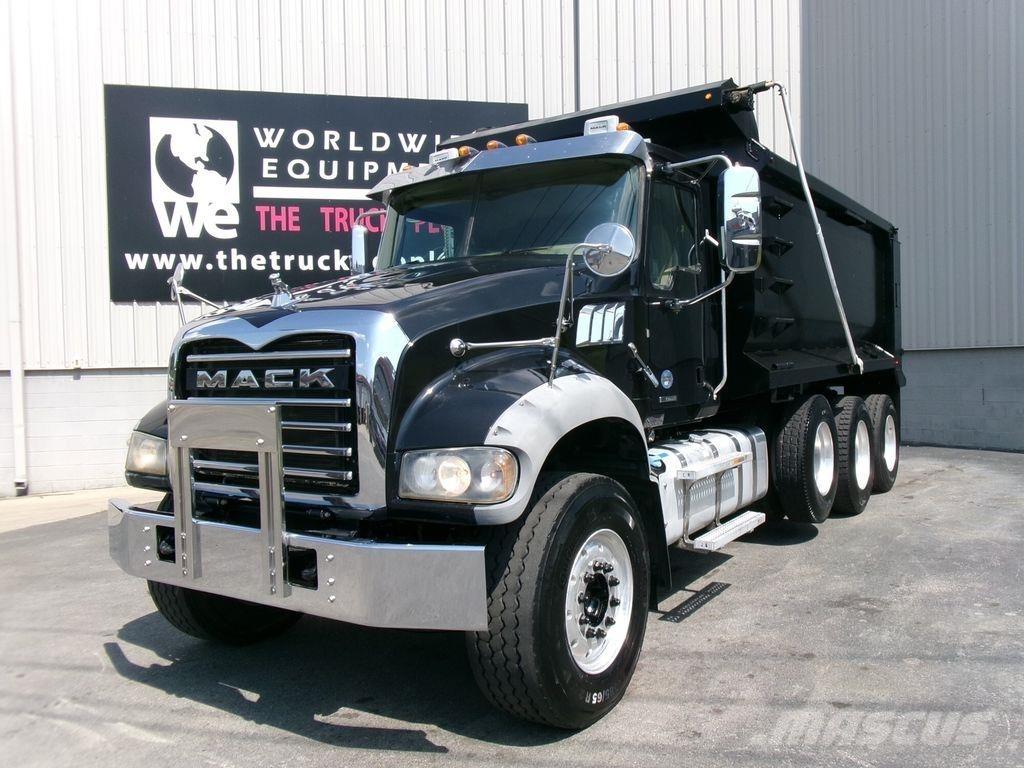 Mack GR64F Sklápěče