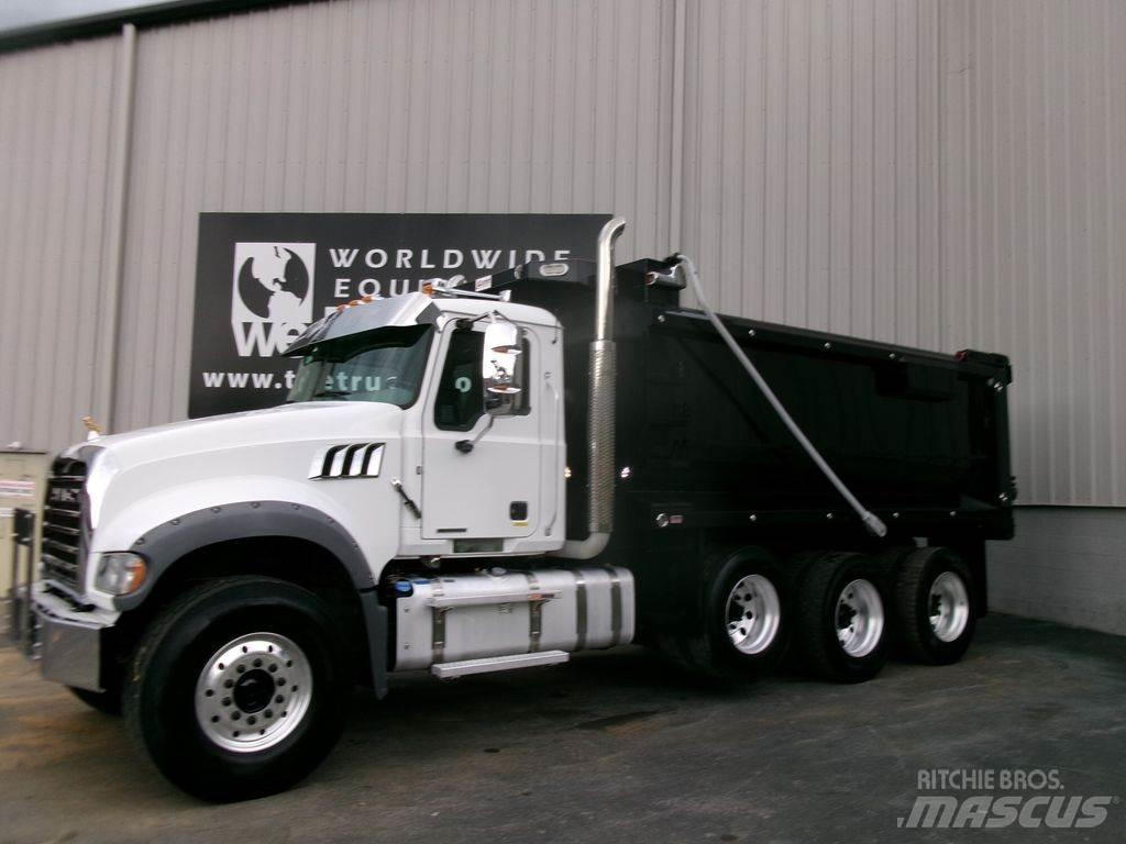 Mack GR64FR Sklápěče