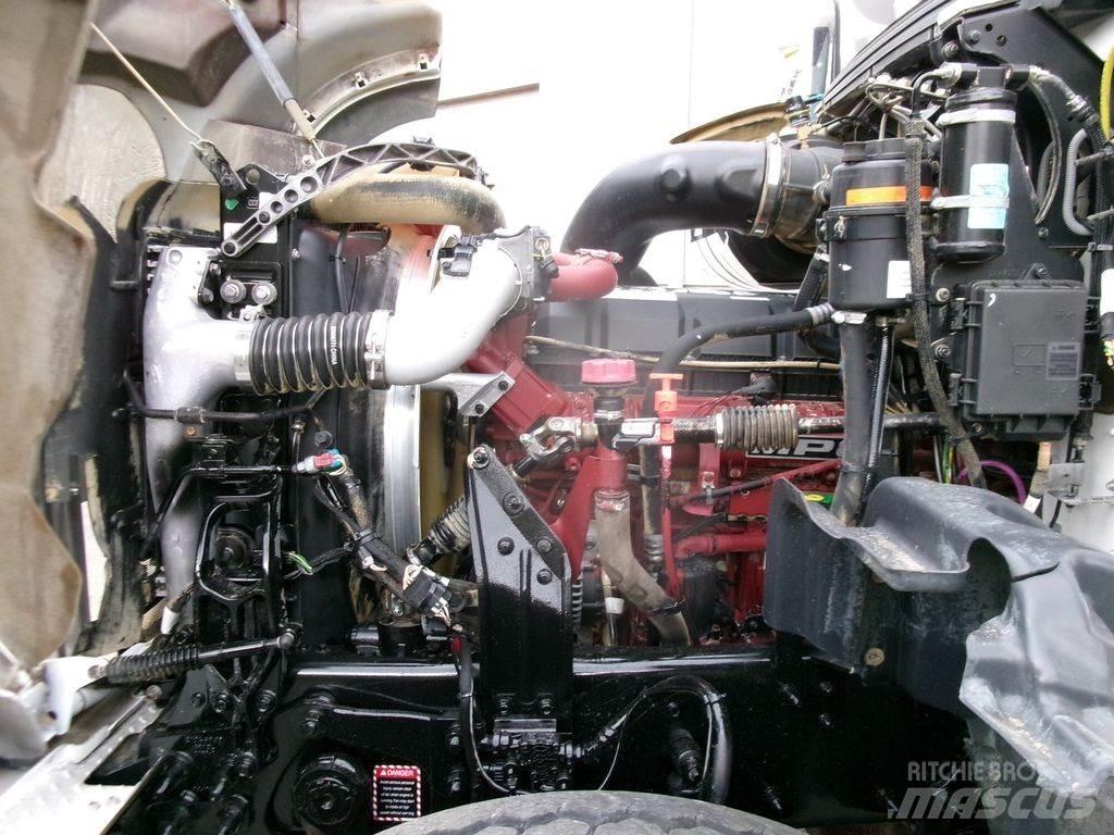Mack GR64FR Sklápěče