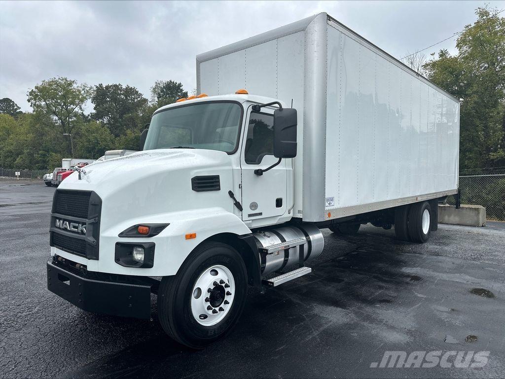 Mack MD6 Skříňová nástavba