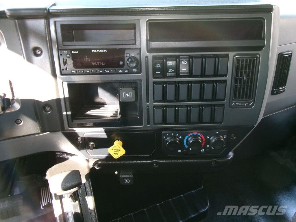 Mack MD6 Skříňová nástavba