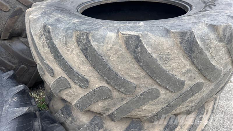 BKT 710/75R42 Pneumatiky, kola a ráfky