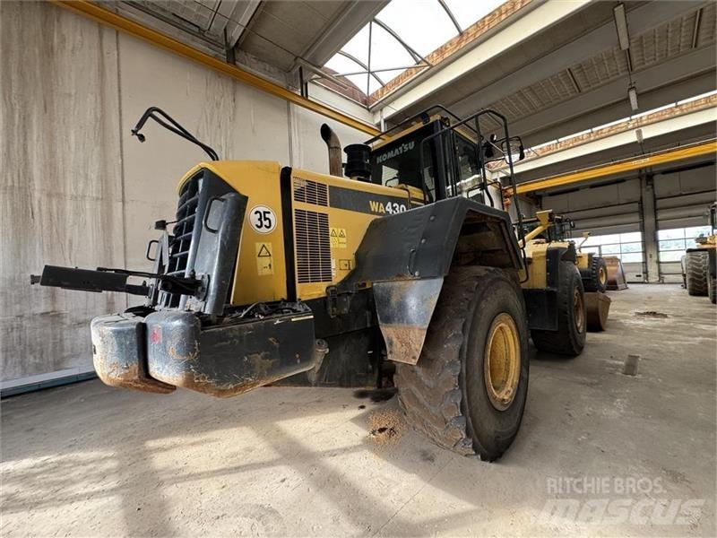 Komatsu WA430 Kolové nakladače