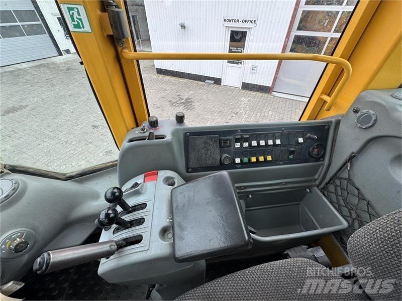 Volvo L 110 E Kolové nakladače