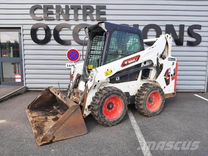 Bobcat S530-E V Smykem řízené nakladače