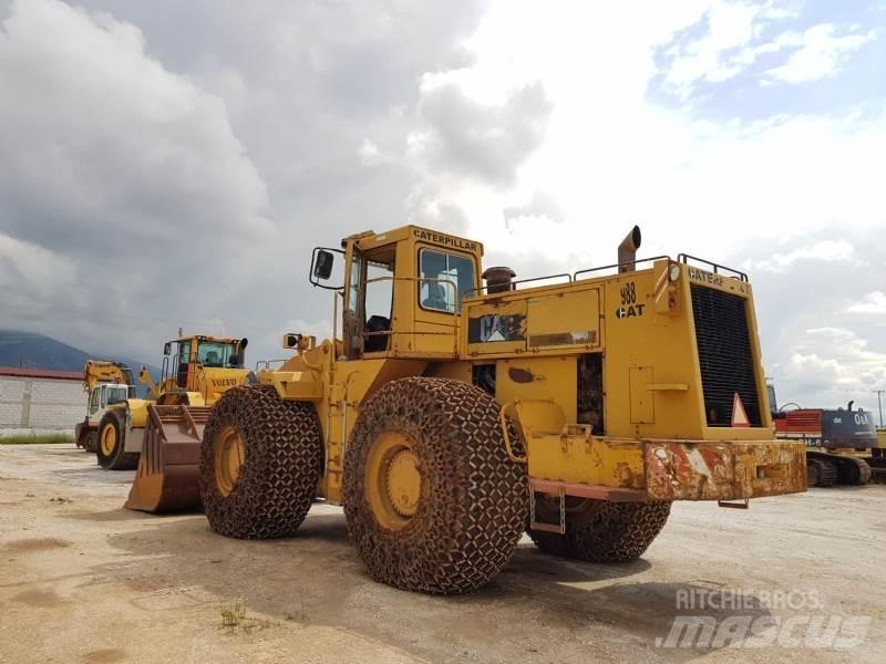 CAT 988B Kolové nakladače