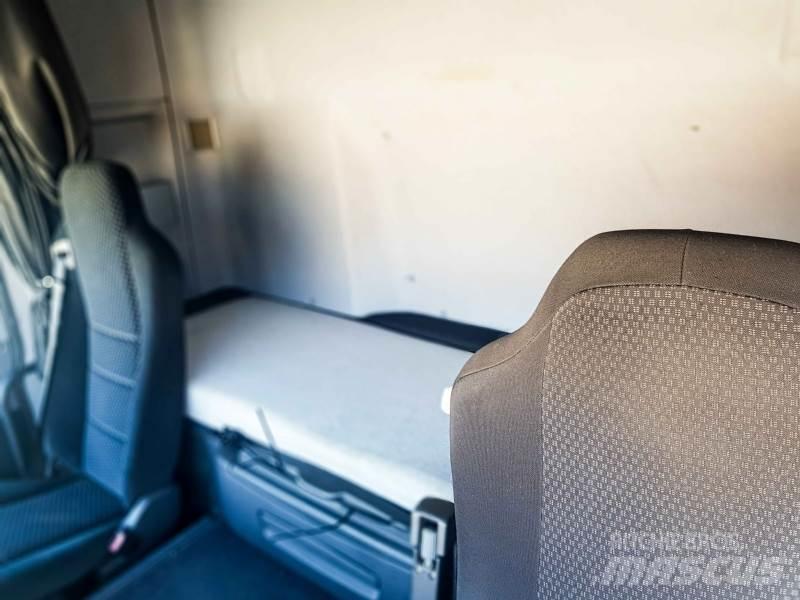 Mercedes-Benz 18.46 Nákladní vozidlo bez nástavby