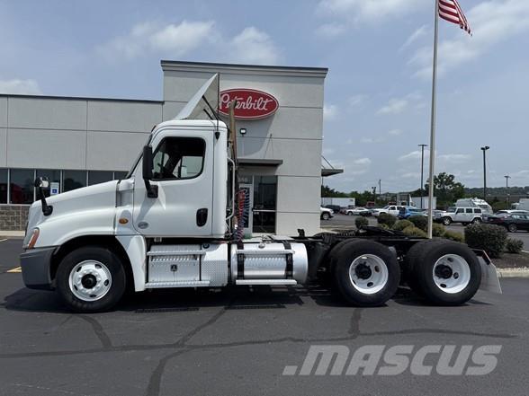 Freightliner CASCADIA 113 Tahače