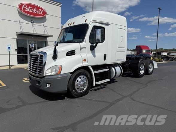 Freightliner CASCADIA 116 Tahače