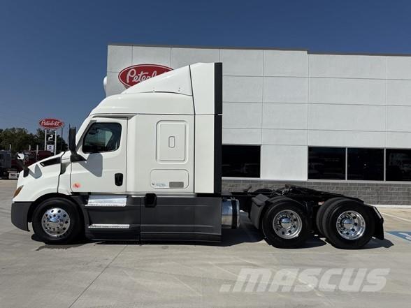 Freightliner CASCADIA 116 Tahače
